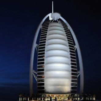 burj-al-arab-hotel-dubai-bei-nacht